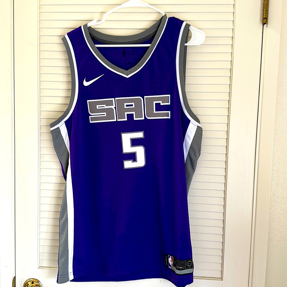 Sacramento Kings De’Aaron Fox Purple Jersey